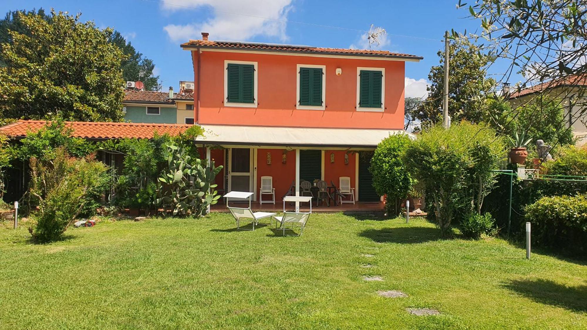 La Casa Delle Buone Letture Villa Lucca Exterior photo
